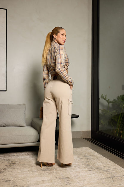 Calça wig leg bolsos