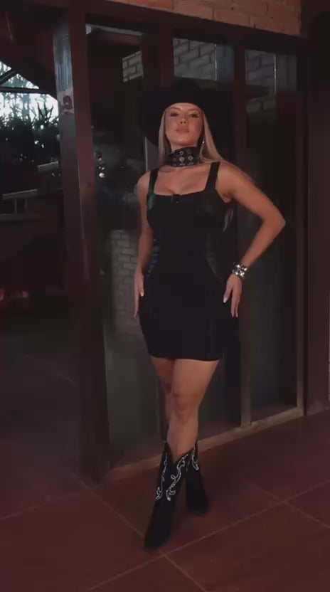 Vestido crepe com detalhes em couro